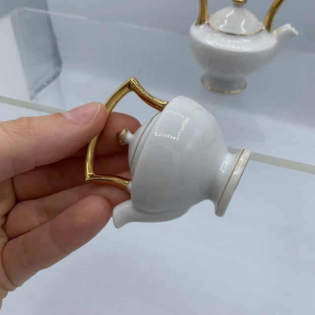 Teapot Kettle Salt & Pepper Shakers Occupied Japan White Porcelain Gold 1945-51 Teapot Kettle Salt & Pepper Shakers Occupied Japan White Porcelain Gold 1945-51