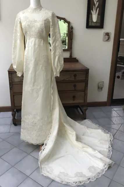 Vintage 1970 Long Sleeve Ivory Wedding Dress/Gown with Train, Size 8 Maurer Orig