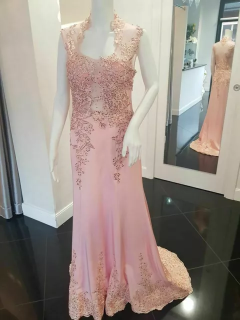 Vestiti eleganti sales in pizzo
