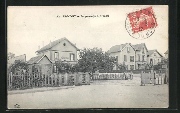 CPA Ermont, Le passage a niveau 1912