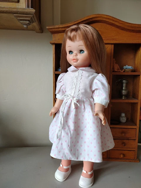 Gande soeur de Nancy Famosa, Sally, Taille 48 cm