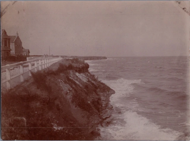 France, Lion sur Mer, falaises et marée haute  Vintage albumen print Tirage al
