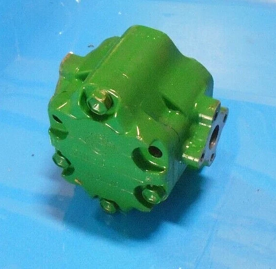 John Deere 4100 4110 Pro Gator 670 770 790 2210 2305 Hydraulic Pump AM876750 John Deere 4100 4110 Pro Gator 670 770 790 2210 2305 Hydraulic Pump AM876750