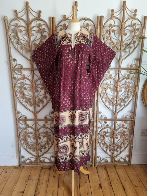 Vintage paisley floral cotton Indian 70s smock angel sleeves maxi kaftan dress S