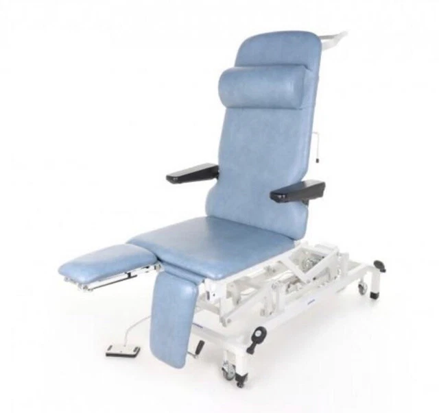 Sofá de mesa de tratamiento Arjohuntleigh Akron Streamline GP3