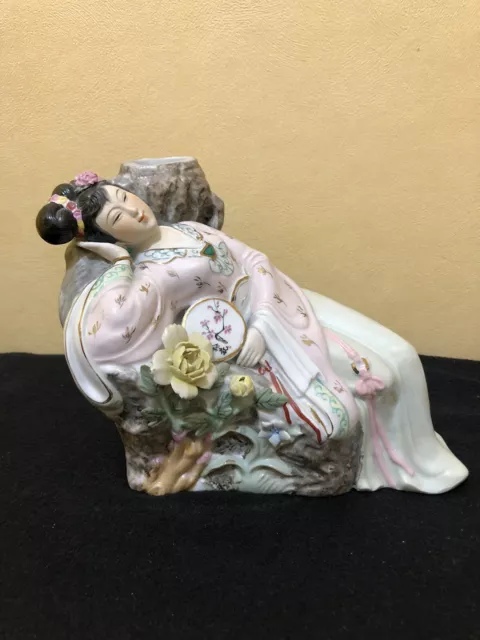 Vintage Chinese Famille Rose Statue Vase