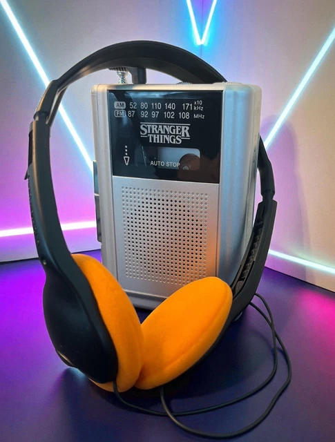 COFFRET STRANGER Things Baladeur Cassette Casque EUR 130 00 COFFRET STRANGER Things Baladeur Cassette Casque EUR 130 00