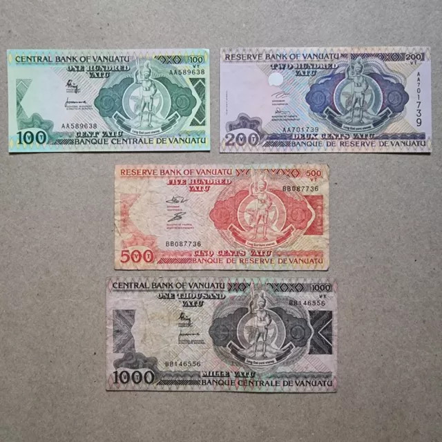 Vanuatu 100 200 500 & 1000 Vatu banknote set of 4 notes 1982 - 1993