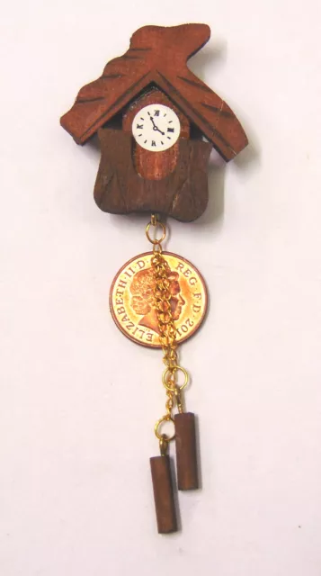 Dolls House Brown Wooden Wall Bird Clock Tumdee 1:12 Scale Miniature Cuckoo 196