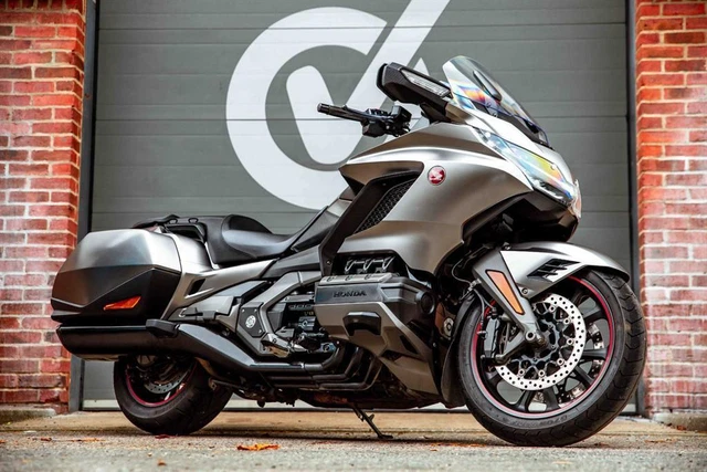 HONDA GL1800 GOLDWING BAGGER LOADED SPEC RARE STUNNING