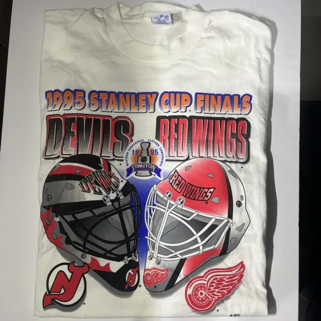 Vintage Detroit Red Wings 1997 Stanley Cup Champions Looney Tunes T Shirt  Tee Tasmanian Devil Giant Xtra Large NHL 1990s 90s Hockey Michigan