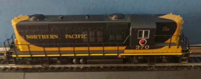 Life-Like Proto 2000 GP9 Phase III Lehigh Valley LV 301 New