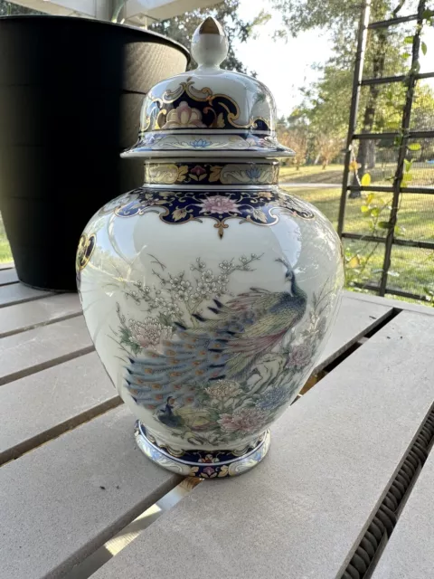 Toyo Leonardo Collection Japanese Lidded Jar Urn Peacock Bone China