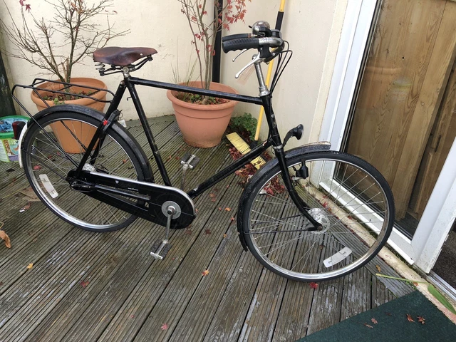 Man on sale pashley bikes
