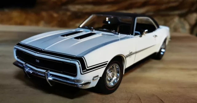 LANE ExactDetail Replicas  Chevrolet Camaro  SS  "weiß"  1:18