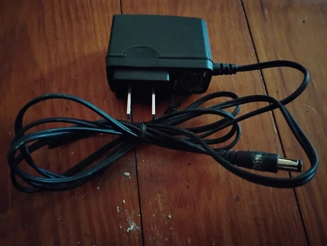 TP-Link Router 9V 0.6A adapter or Charger