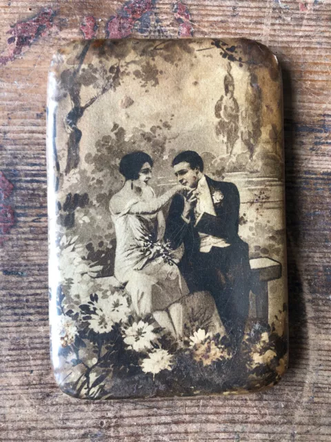 Ancien petit miroir de sac à main vintage scène galante french antique