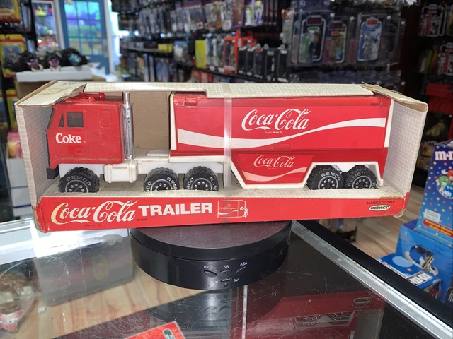 Vintage Plastic Coca Cola Trailer (Remco, 1988) Vintage Plastic Coca Cola Trailer (Remco, 1988)