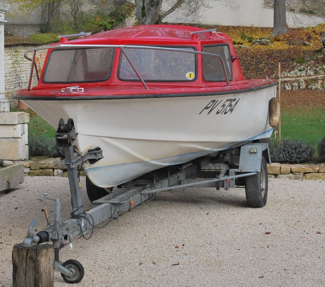 bateau,pêche,promenade, cabin-cruiser 5m20.