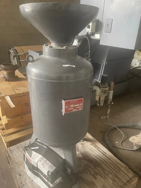 2013 Vespa Garnet Abrasive Hopper