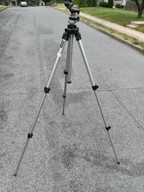 Bogen Manfrotto Tripod 3021 / 3025 Top Sturdy Tripod