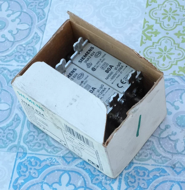 3X Siemens 3NA3824 fusible 80A taille 000 gG 500V Lot de 3 2