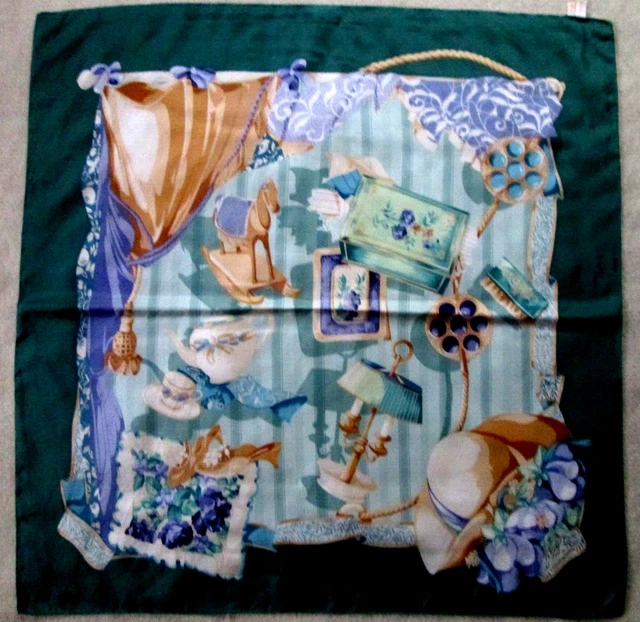 Foulard En Soie Vintage Alfa Romeo - Dimensions 74x79 Cm - Fond Ivoire - Occasion