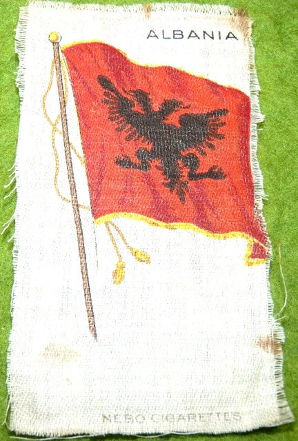 13/22 Nebo cigarettes silk flag Albania  Publicité soie ancien drapeau Albanie