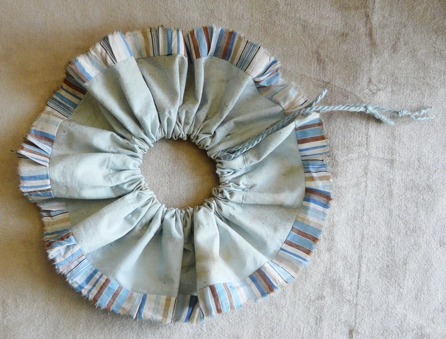 COLLAR, RUFFLE, antique style, for  collectible teddies & dolls