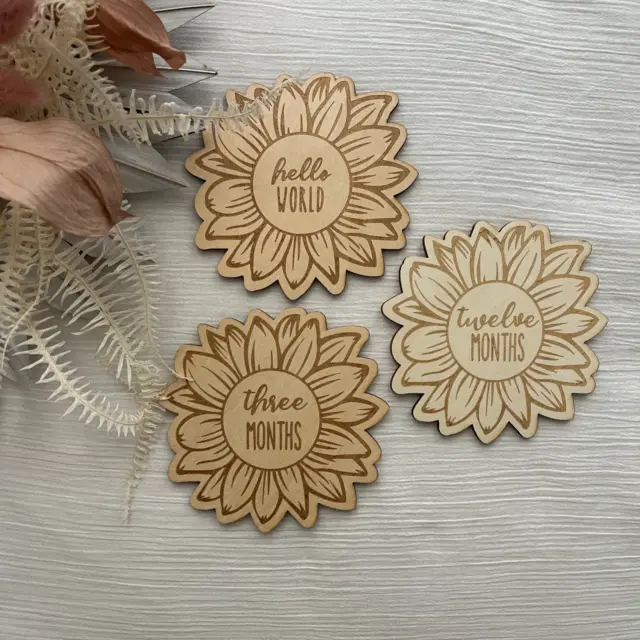 Baby Milestone Wooden Disc Set Floral Sunflower Flower Shape Announcement NEW
