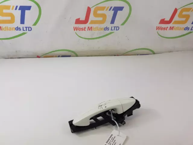 FORD ECOSPORT Door Handle Passenger Rear Outer 2017 Diamond White No.2