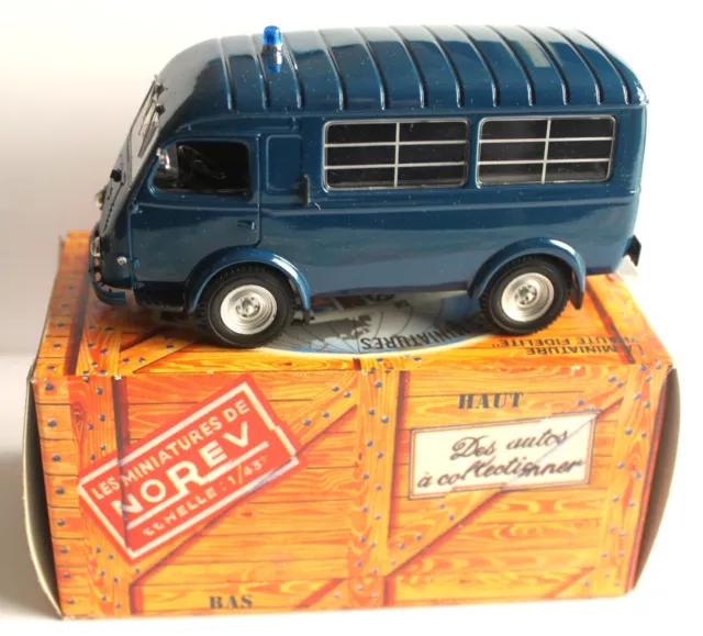 Norev /Hachette . 1/43 .Renault 1000 Kg Gendarmerie  1956 .
