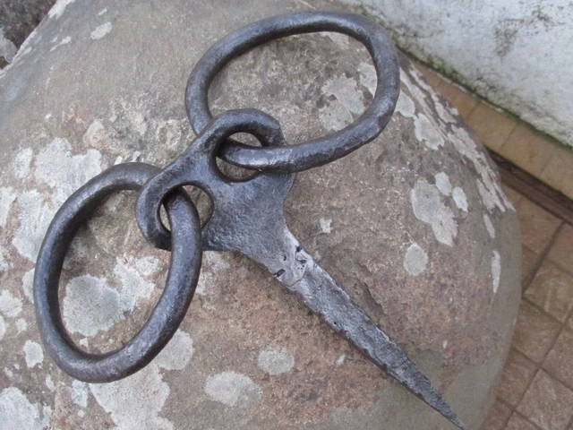 Antique Wrought Iron Strong Tethering Double Ring on Pin Game Hook Old Hardware 12