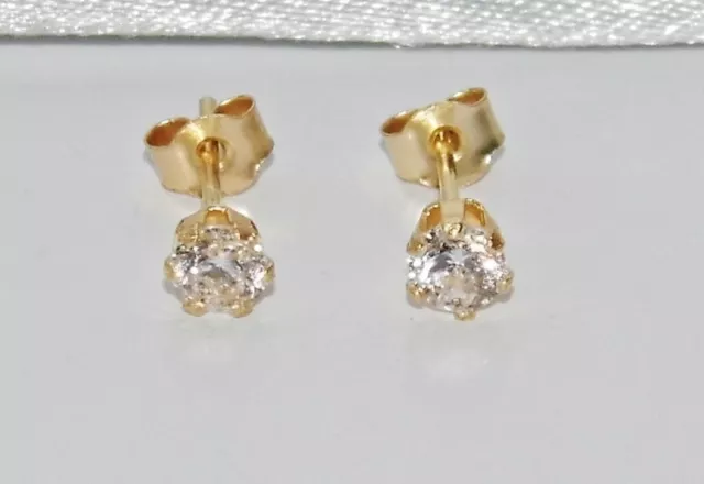 9ct Gold 0.25ct Ladies 3mm Solitaire Stud Earrings - UK MADE - Simulated Diamond