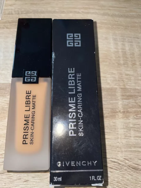 Givenchy Prisme Libre Fond De Teint Mat 5W370