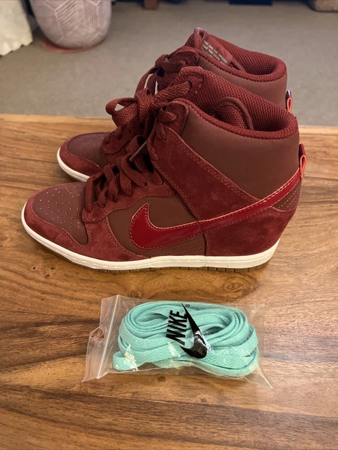 Nike dunk sky high marron sale