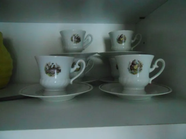 vintage :Service à café  6  tasses et sous tasses décor fragonard