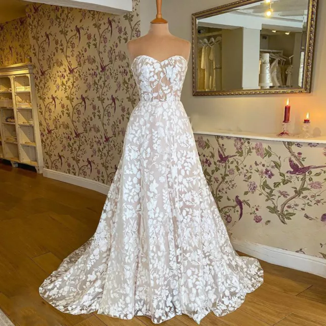 Exquisite Lace Wedding Dress Sweetheart Sleeveless Sweep Train A Line Bride Gown