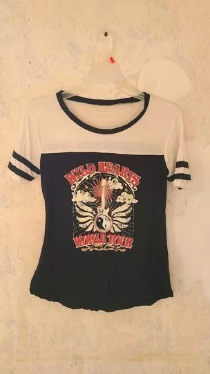 Juniors "Wild Hearts World Tour" Graphic T-Shirt, Size S 3-5, No Boundaries