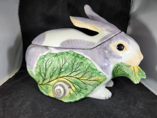 Vintage Italian Mottahedeh Majolica Bunny Rabbit & Foliage Tureen 12”x7”x8.75” 3