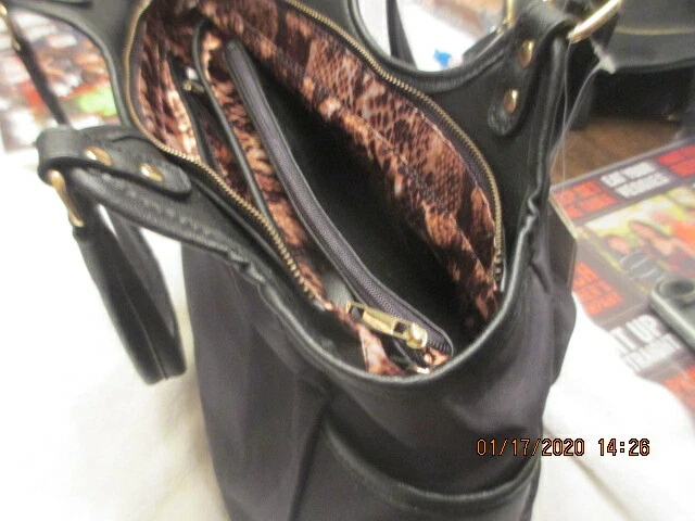Brand New BLACK Ladies Nylon Hobo Bag Purse & Pouch Straw Studios Collection 2