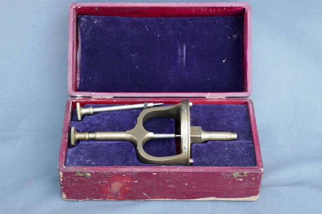 Coffret Ancien D'outils D'horlogerie - Forêts Et Outils - Occasion - Pour Collectionneurs Ou Bricoleurs