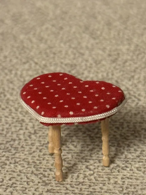 Miniature Dollhouse Red Padded Heart Shaped Wooden Foot Stool 1 Inch 1:12 Scale