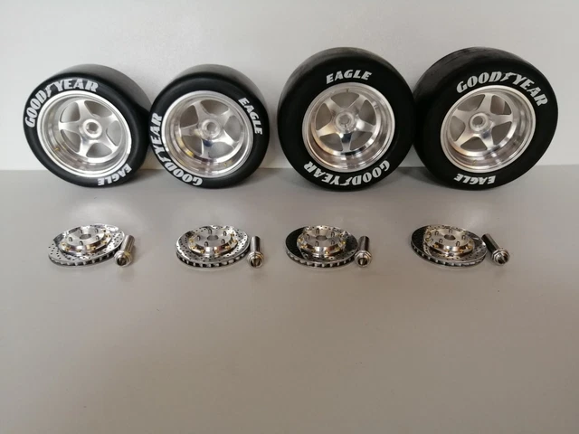 Jeu De Pneus Slicks OZ RANCING Pour Ferrari F40 LM - Échelle 1/8 - Pocher - Neufs