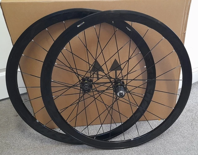 MAVIC COSMIC BEYOND Black ID360 Hubs 40mm Disc/V Brake 700c Clincher