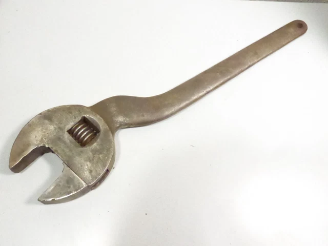 n° 231 OLD TOOL OUTILS ANCIENS Clé