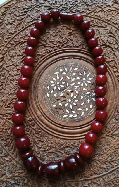 Eine Bakelit Halskette aus dem 19. Jahrhundert
