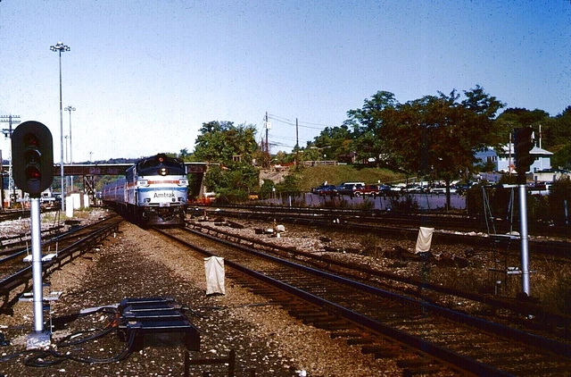 Original Kodachrome Slide Amtrak Fl-9 #489 Croton-Harmon, Ny October 15, 1994