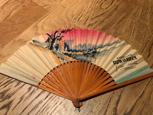 Éventail Publicitaire Ancien Dubonnet Quinquina – Paysage Japonisant – Hauteur 20 Cm