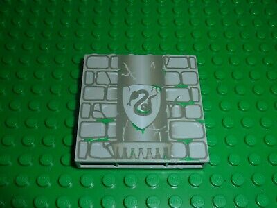 LEGO Brick 1 x 6 x 5 with Stones, Moss, and Snake Shield Réf 3754px5 Set 4735